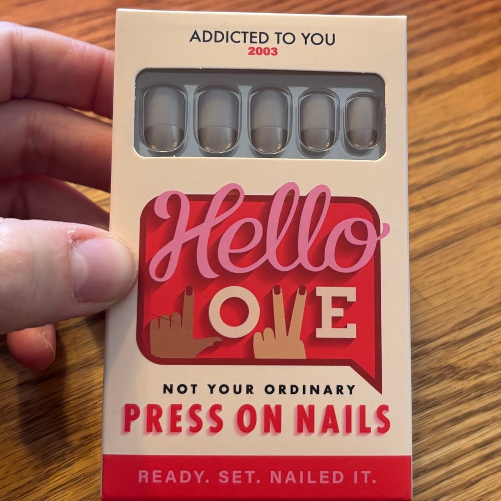 ❤️💋Hello Love nails in style Addicted to You 💋❤️